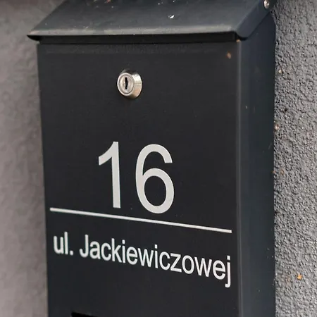 Apartment Mile Z Ogrodkiem I Osobnym Wejsciem