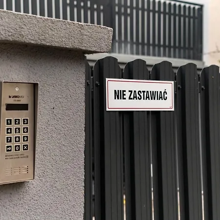 Mile Z Ogrodkiem I Osobnym Wejsciem Radom