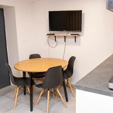 Mile Z Ogrodkiem I Osobnym Wejsciem *